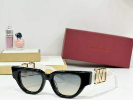 Picture of Valentino Sunglasses _SKUfw71131818fw